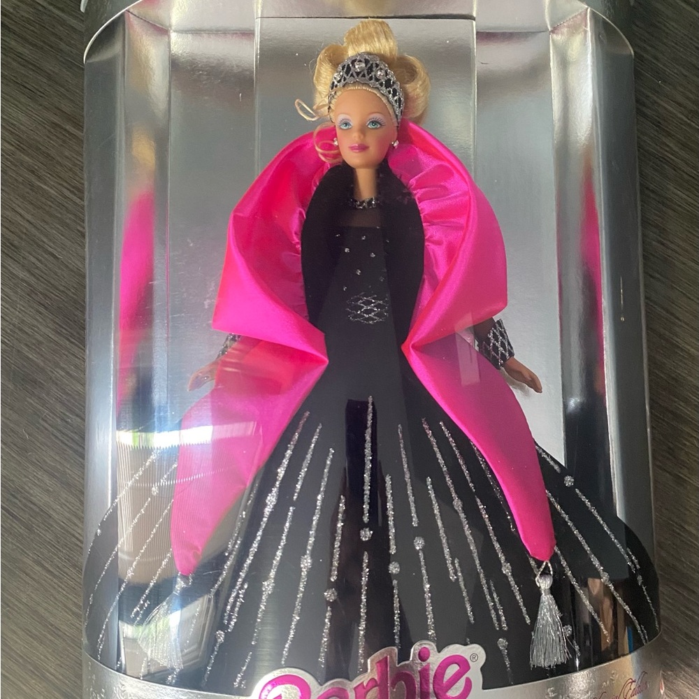 NIB 1998 Happy Holidays Barbie Doll - Picture 2 of 6